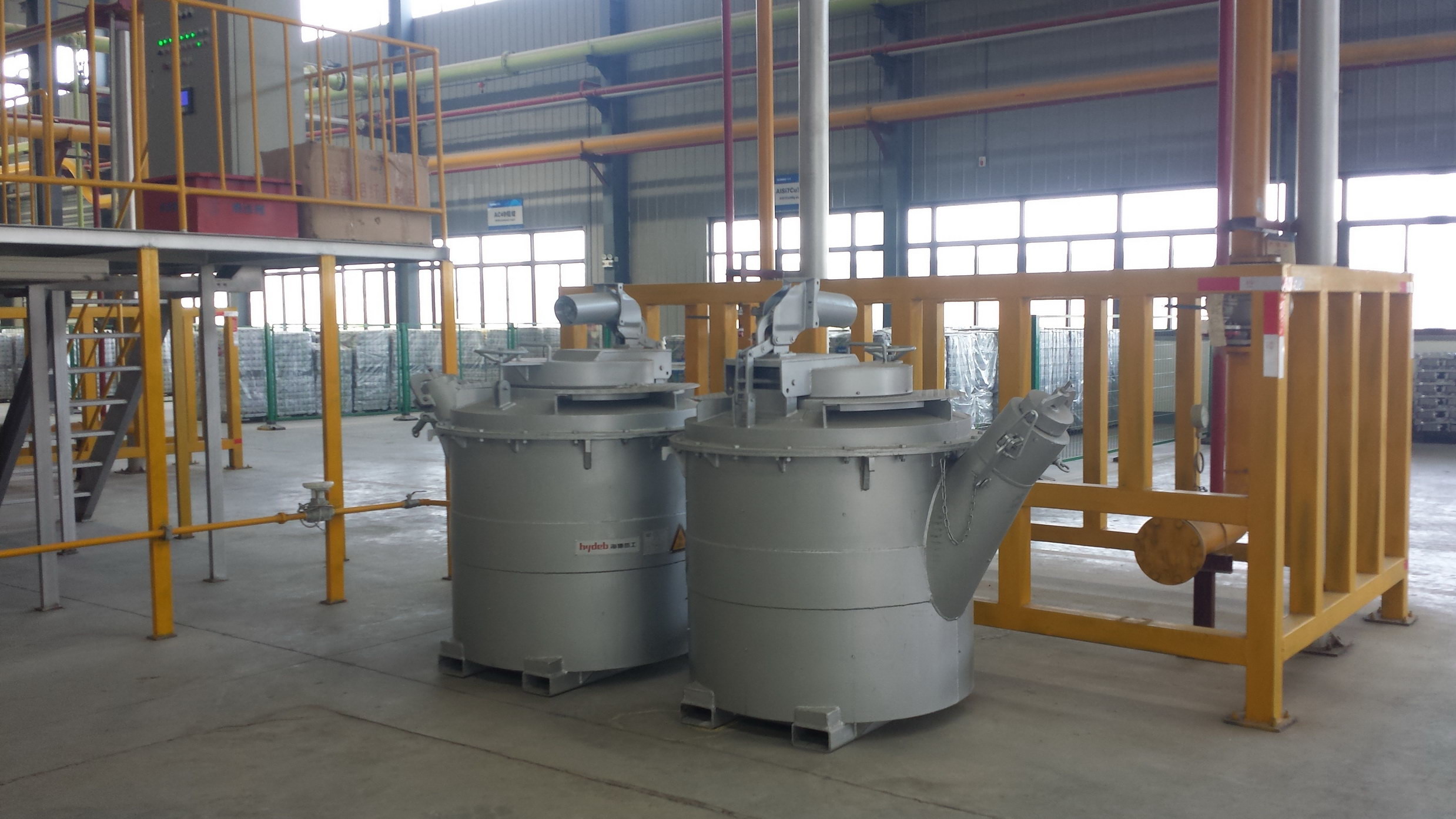 Smooth Surface Finish Molten Aluminum Transfer Ladles Optimal Solution For Transferring Aluminum