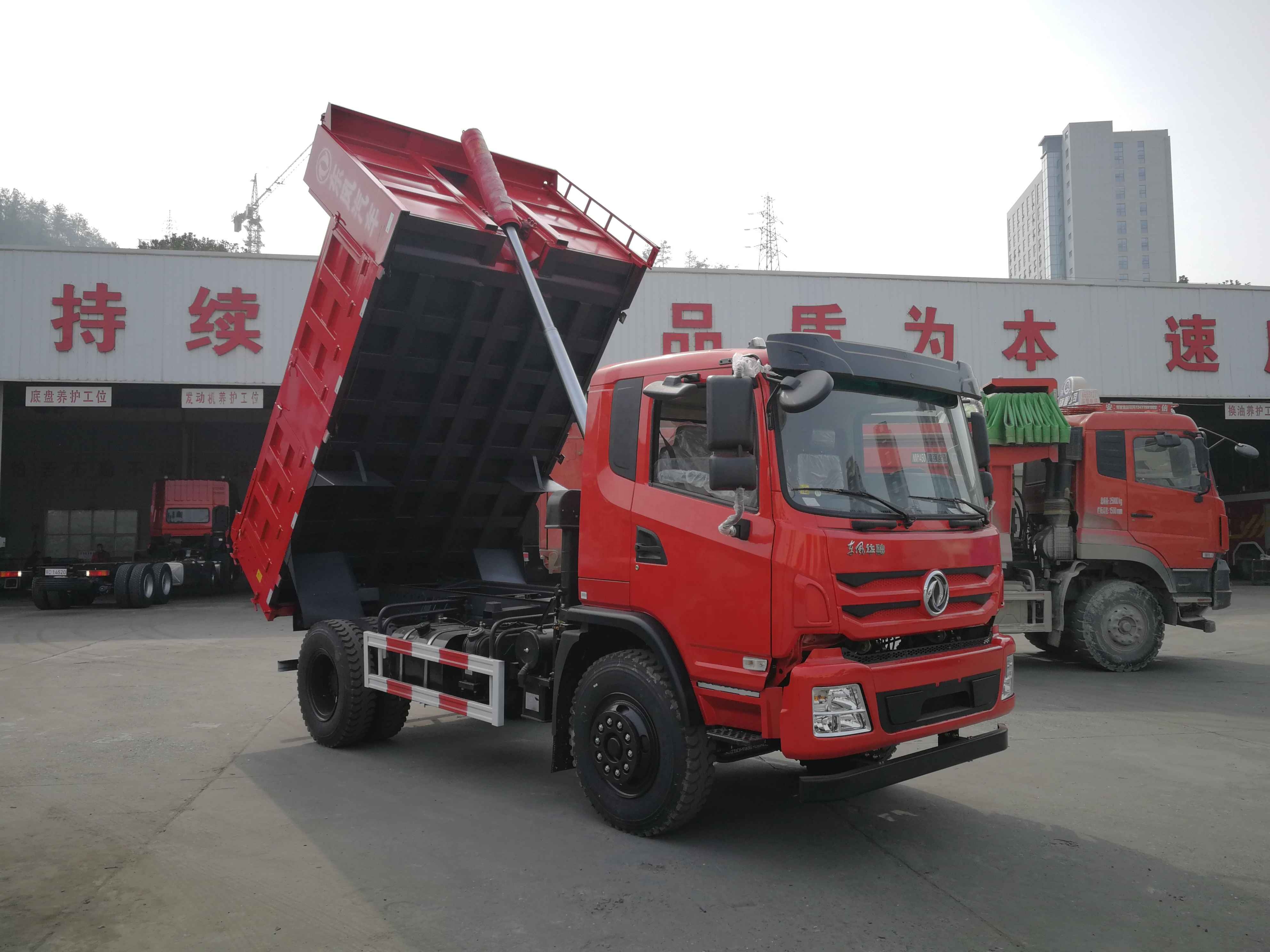13T Hydraulic Rear Tilt Dump Truck With 7 Cubic Meters Dump Box