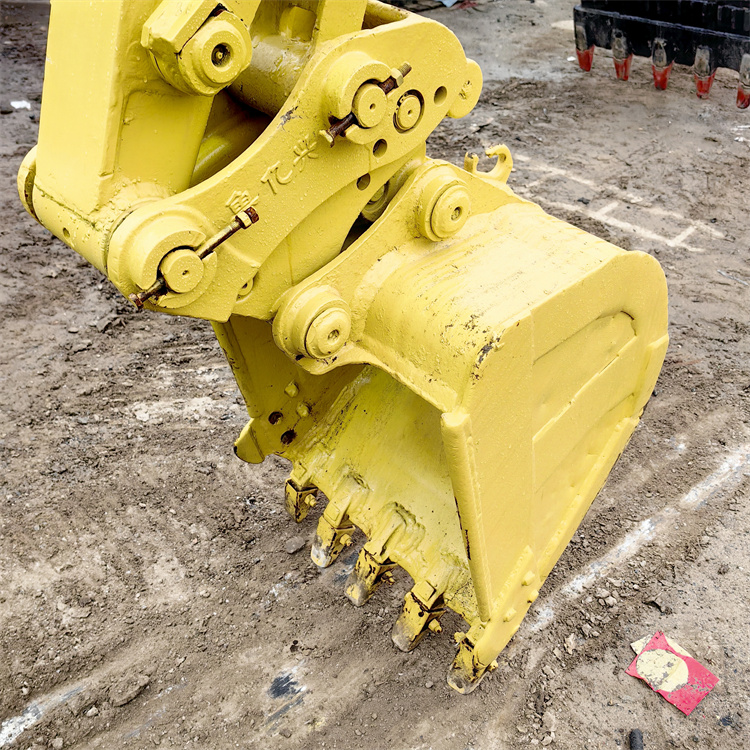Affordable KOMATSU PC56 Excavator with Low Working Hours and Crawler Chain Movement