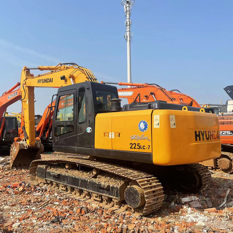 Middle Size 225LC-7 Used Hyundai Excavators 1.05m3 Bucket Capacity 112kw Rated Power