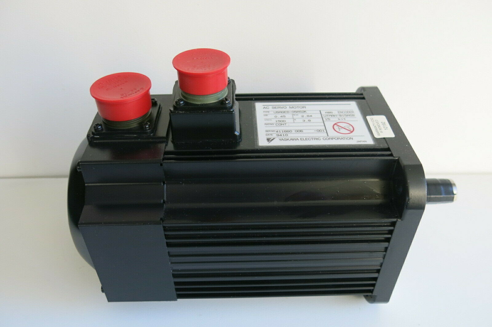 USAGED-05AS2K new original. Rated Output 0.45 kW .Rated Speed 1500 rpm, Continuous Rated Current 3.8 Amp,