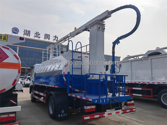 Small Mini Dongfeng Left Hand Drive 5000L Cannon Spray Water Truck