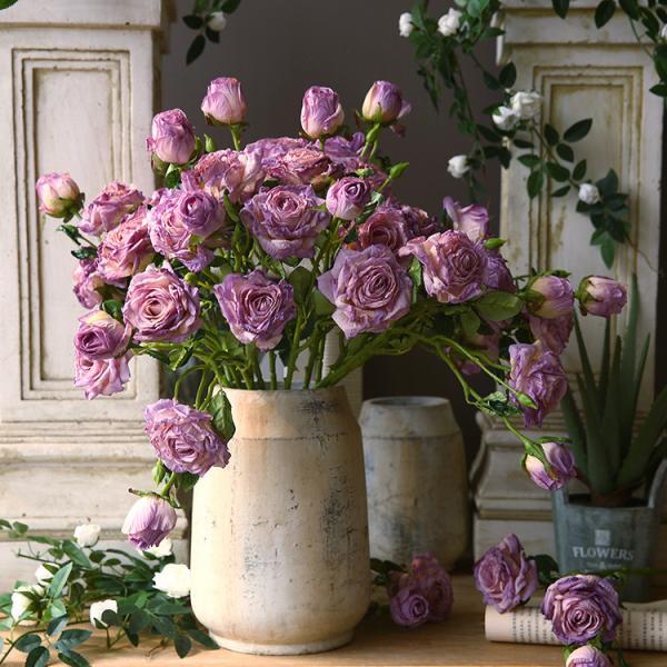 French oil painting simulates the living room dining table, with rose and rose