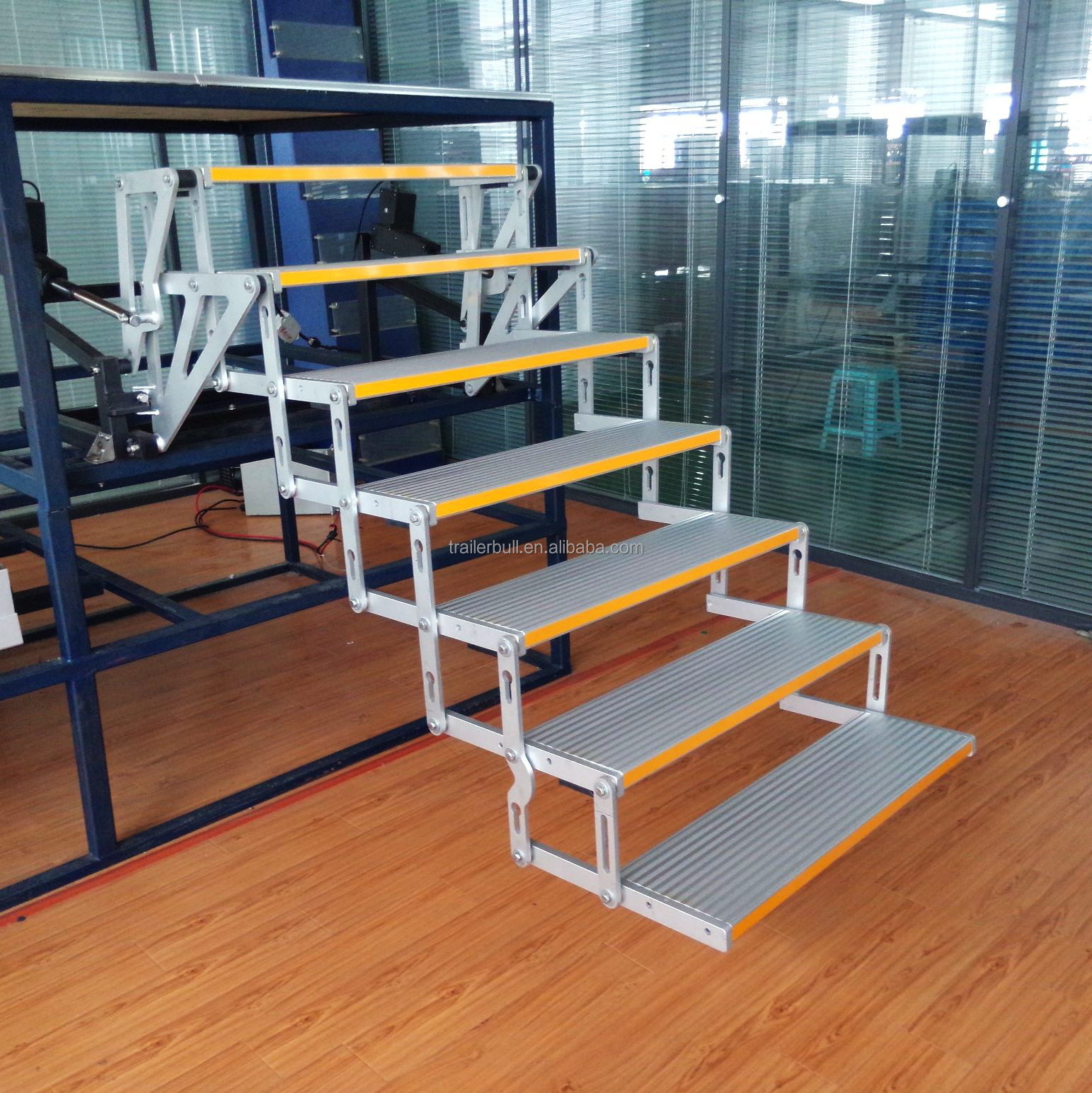 DIY Overland Expedition RVs 7 Steps 1700mm Floor Height Swing Stairs with 70W Motor