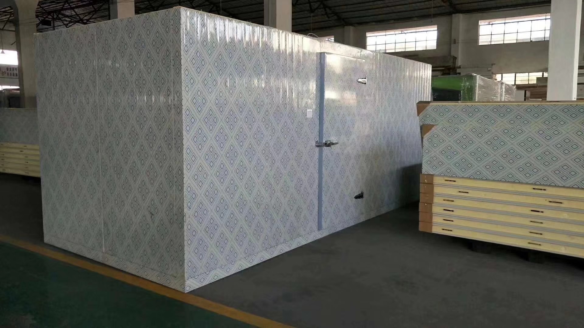 Cold Chain Storage Solutions Low Noise Walk-in Freezer High-Capacity Freezer Room