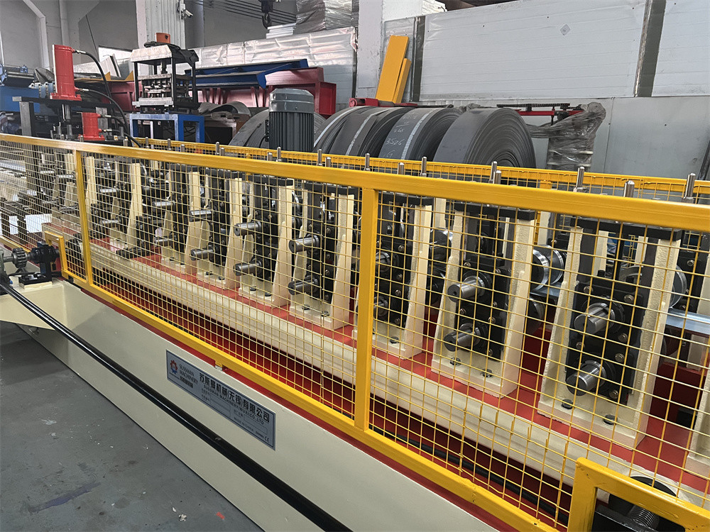 7.5kw Stud And Track Roll Forming Machine For Galvanized Steel 13 Rollers 380V