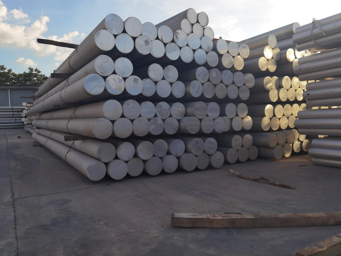 OD 3mm - 500mm Aluminium Round Bar 6061 Mill Finish Silvery White