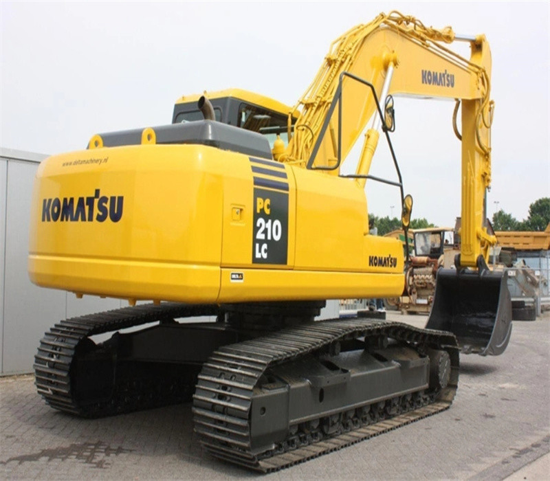 Pre Owned Komatsu 210 Excavator 37500KGs Used Excavator