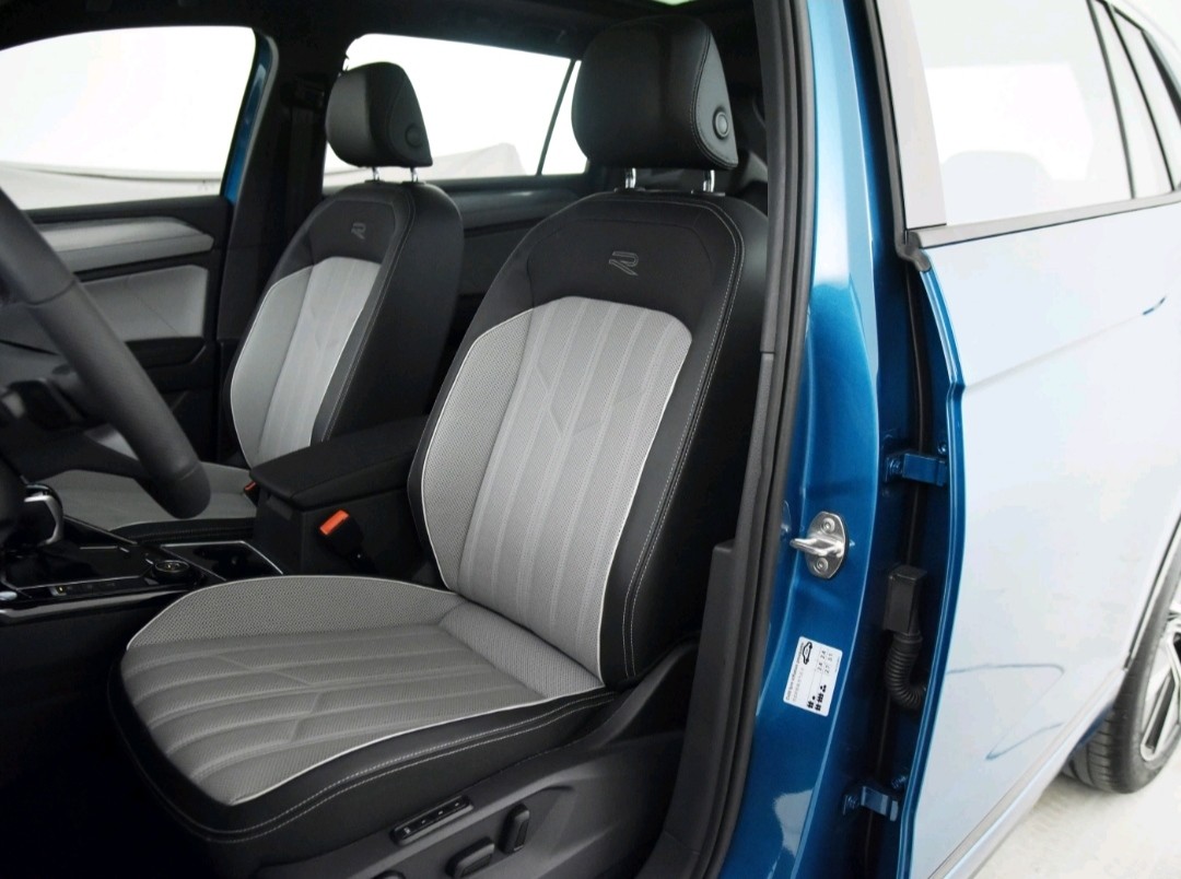 Volkswagen Tayron 2023 330TSI Plus 4WD R-Line Wisdom Edition Medium SUV Gasoline