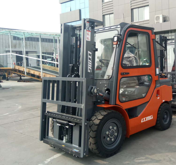 LTMG LPG Gas Forklift Truck 3.5 Ton , Full Free 2 Stage Mast Forklift Machine