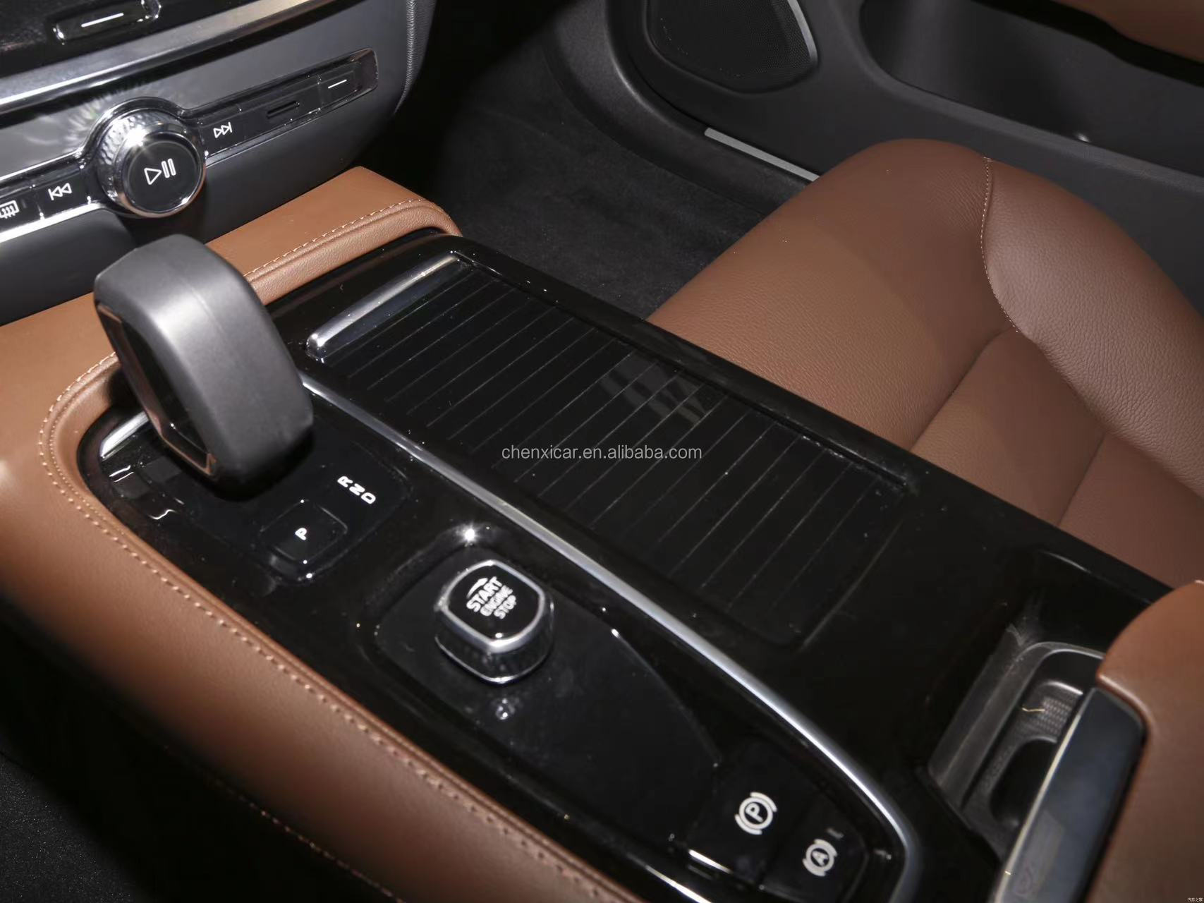 2024 Volvo S60 High Speed Plug-in Hybrid EV Electric Car with 84km Long Range and Zhiya Extreme Night Black Edition