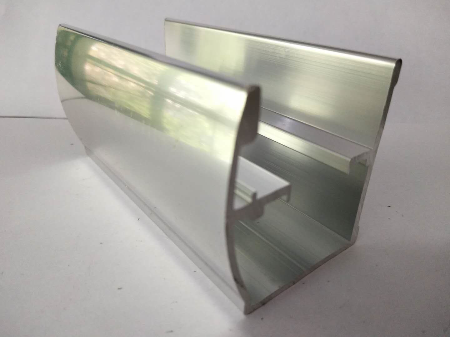 Mechanical Polishing Aluminum Window Profiles Shining Surface Silver White