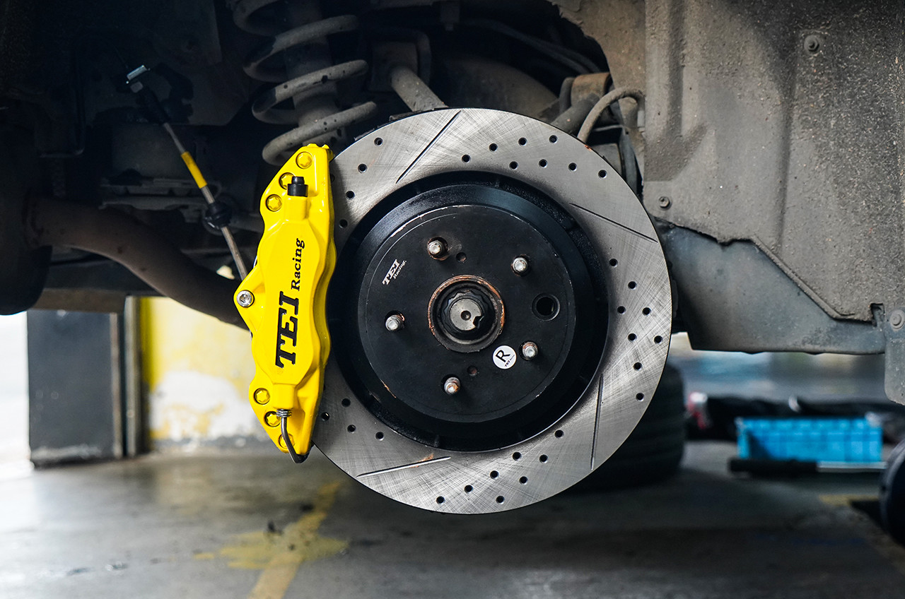 BBK For Toyota Mark X Instlled Big Brake Kit Front P60S Forged 6 Piston Calipers