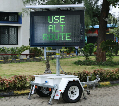 Outdoor Led Message Board For Car 8 Level Auto Dimming Car Park Guidance Barrier Signs
