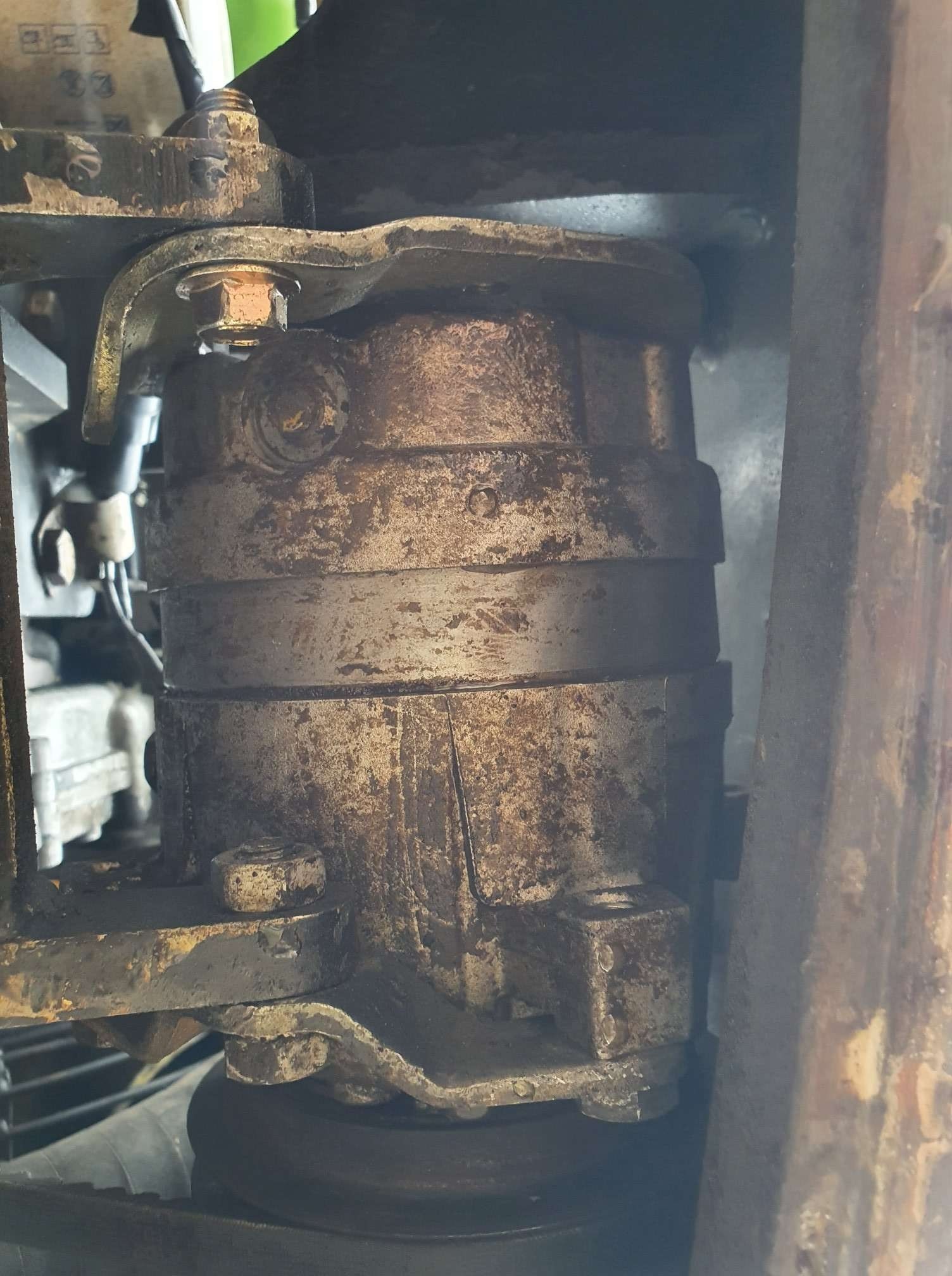 EC ec55b excavator air conditioner compressor