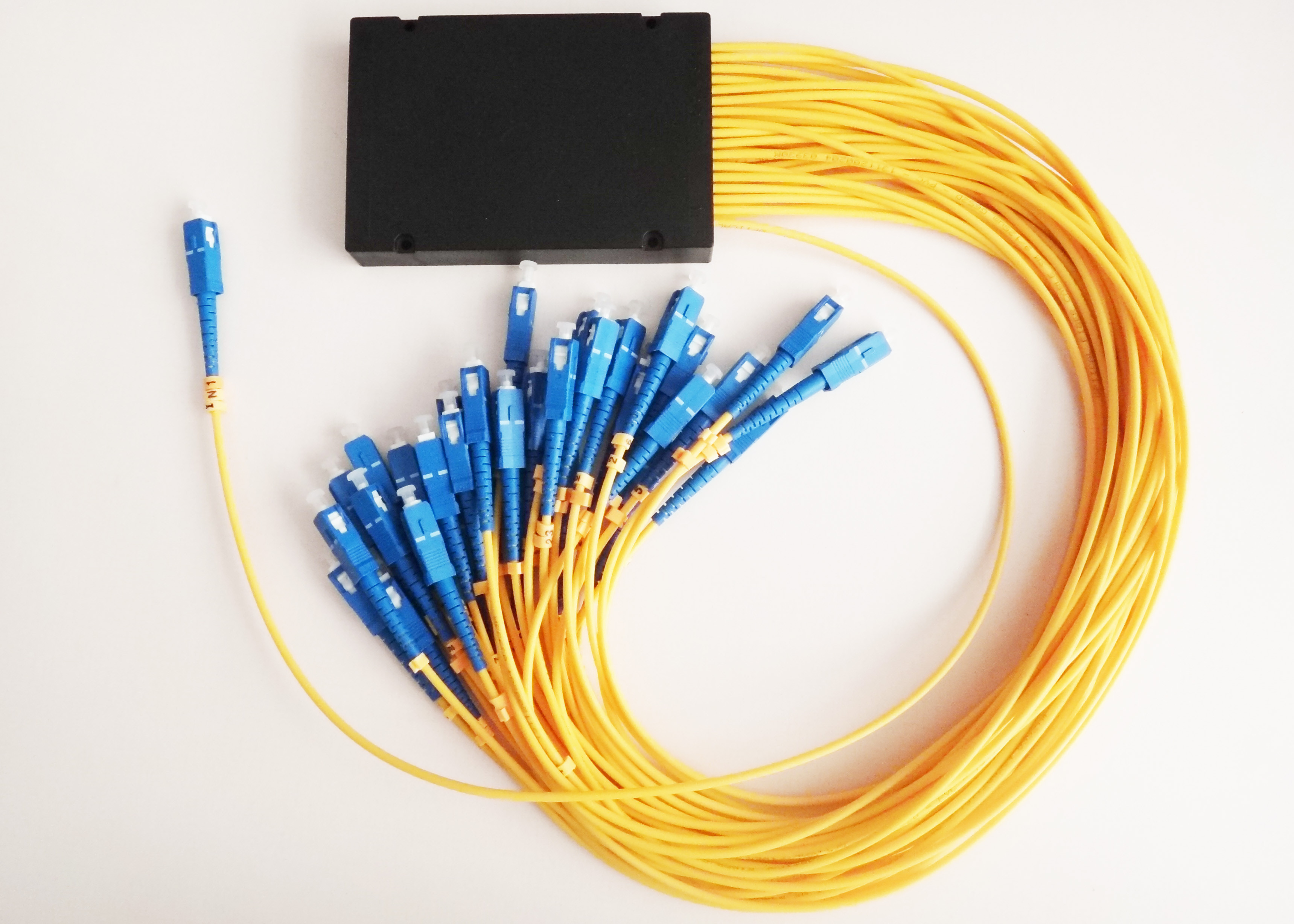 China Low Insertion loss optical fiber splitter with 3.0mm G657A Fiber Cable on sale
