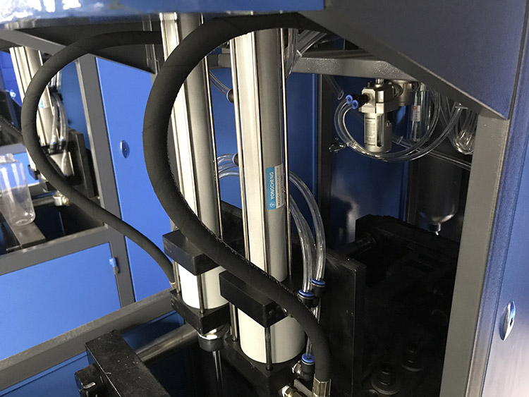 Customized 2 Cavity Semi Automatic Plastic Bottle Blow Molding Machine