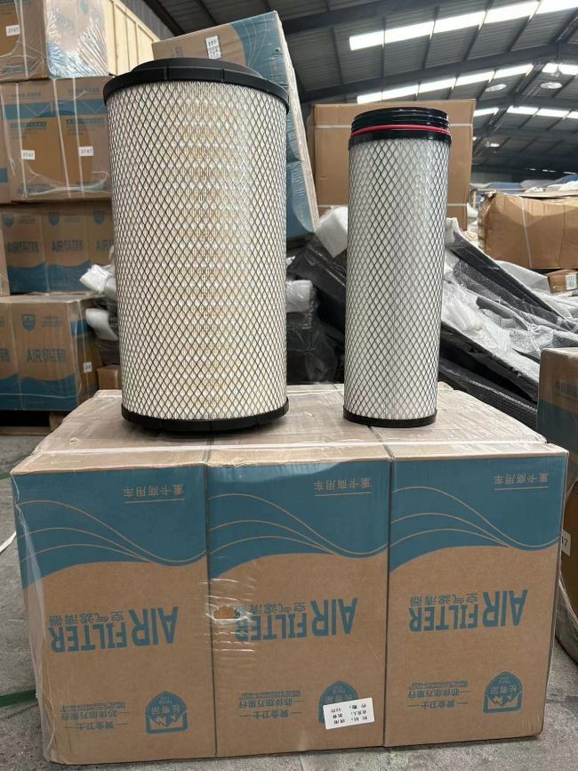 Wholesale Price 710W08405-0017/0021 HOWO Truck Parts PU2747 Engine Air Filter Truck Air Filter