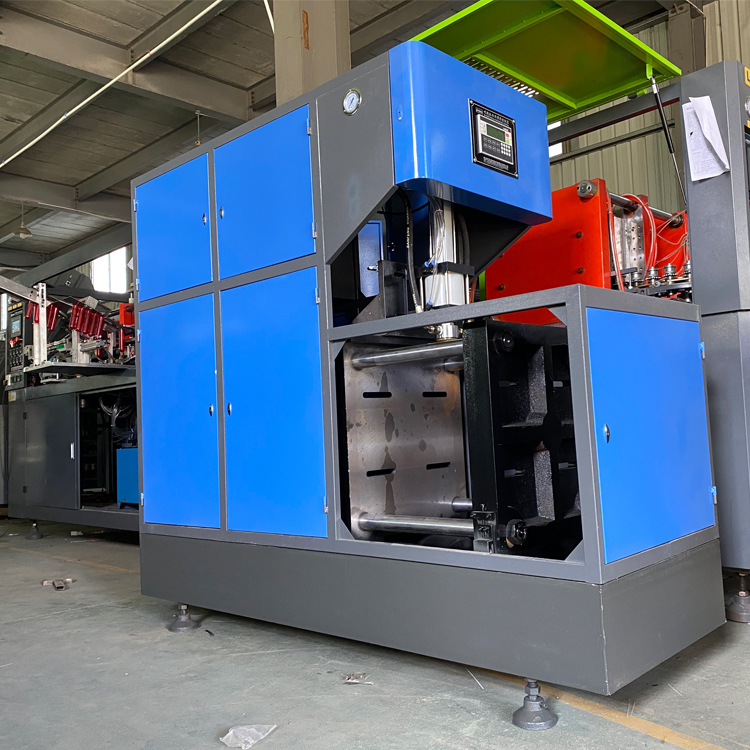 1970x610x1650 mm Size LGB-10L Automatic Blow Molding Machine for PET in Food Beverage