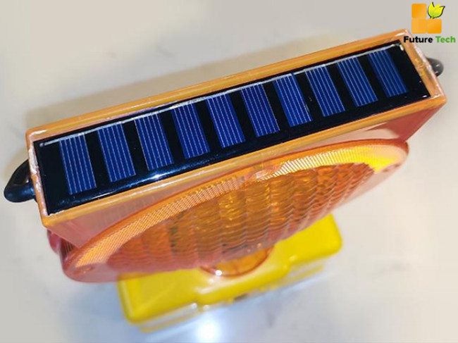 Waterproof Solar Industrial Warning Lights 2 Sided Over 1500m Visual Range 5.5 V 0.3W Solar Panel