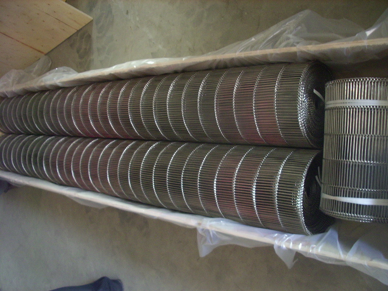 Stainless Steel 304 Wire Mesh Conveyor Belt 30cm Width 10m Length
