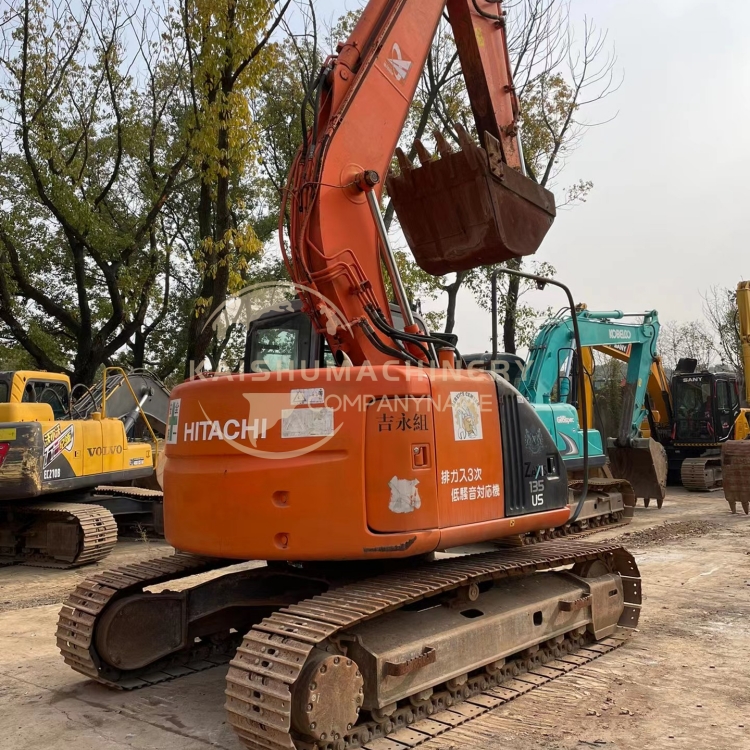 Good Condition 12 Ton Hitachi ZX 135 Excavator with Original ISUZU Engine from Japan