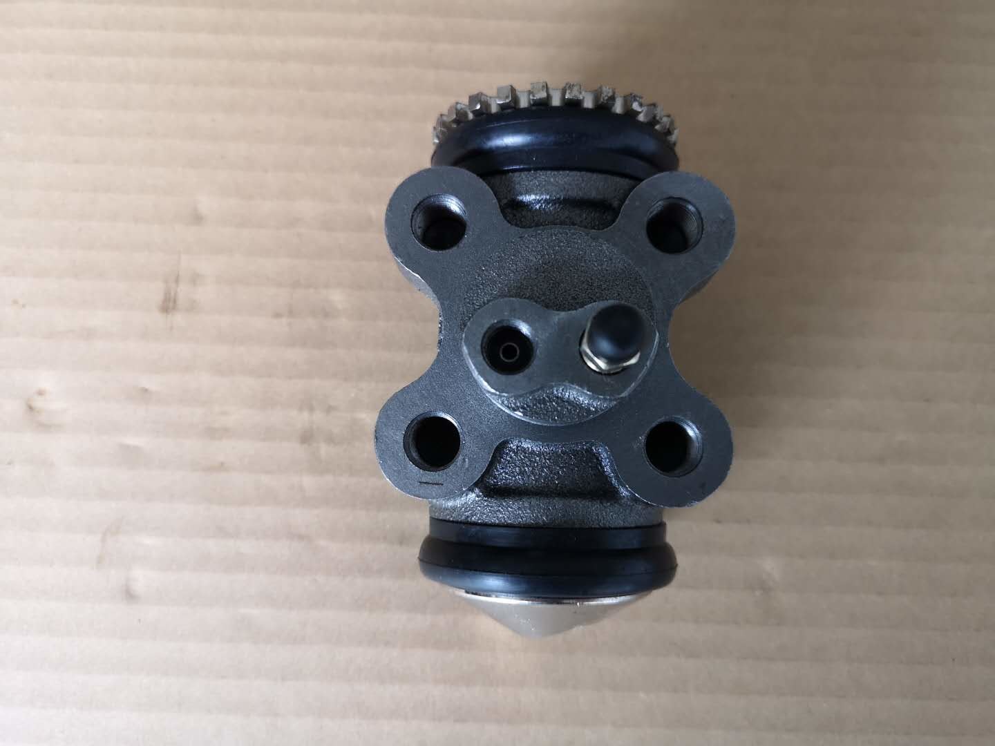Rear Wheel Brake Cylinder 1476009480 Right Side Rear Wheel Forward Cylinder For Isuzu FSR113 FSR FRR