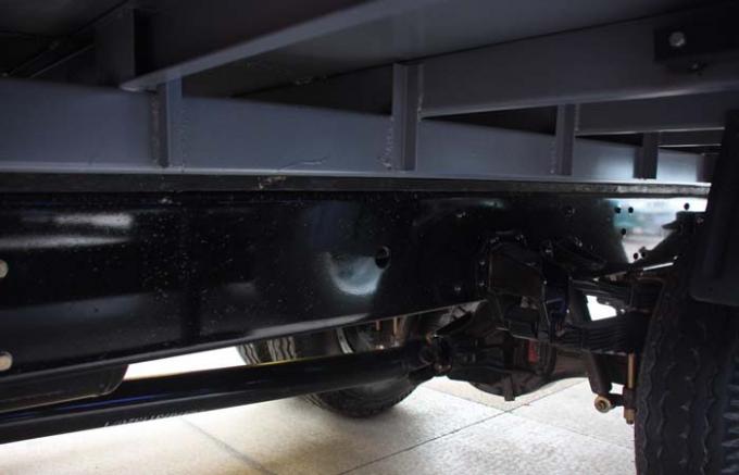 High Efficiency Light Duty Trucks , 4500 Wheelbase 18 Foot Box Truck