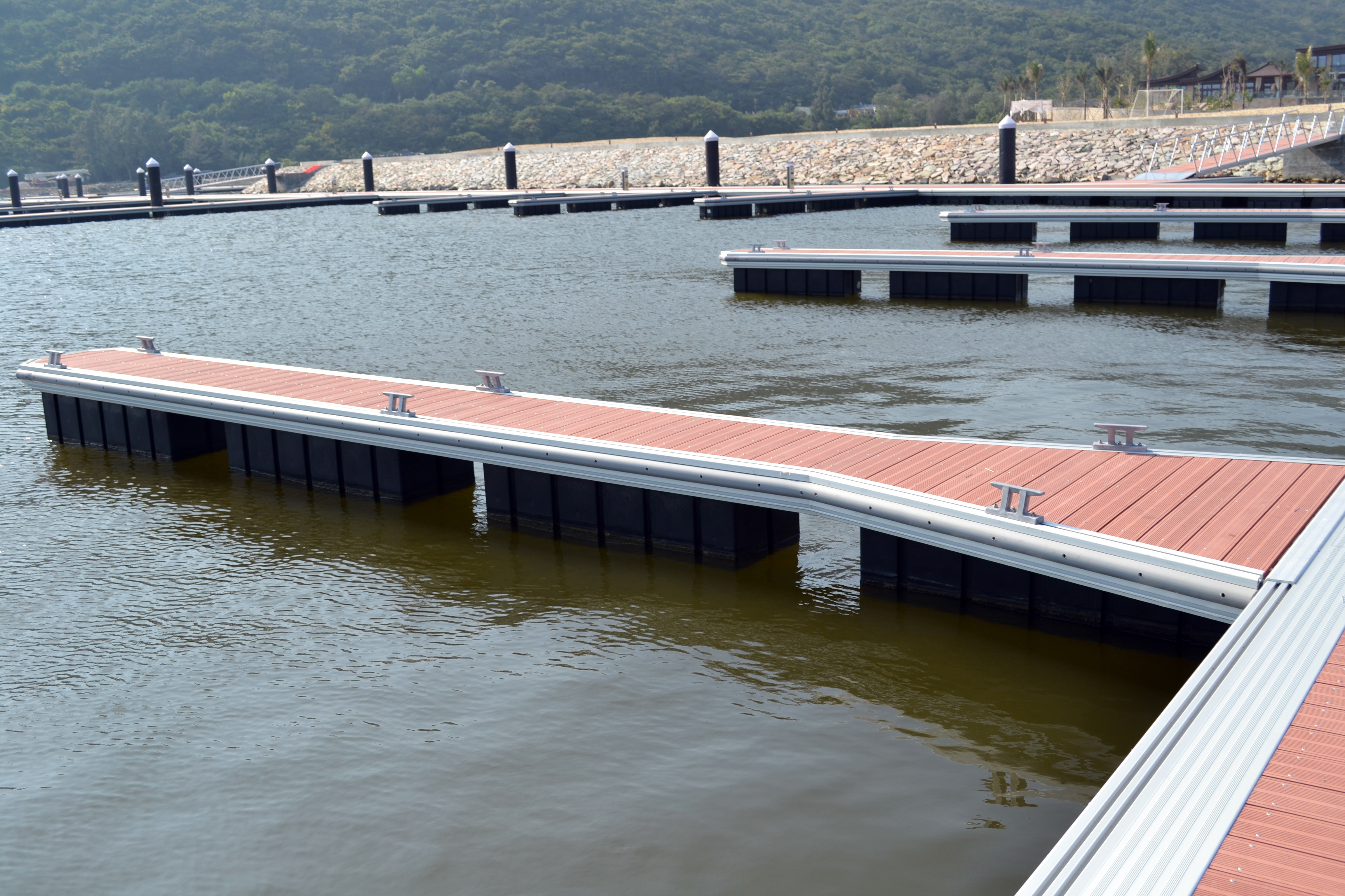 Black or Customized 15 Years Floating Docks with 350kgs/m2 Loading Capacity