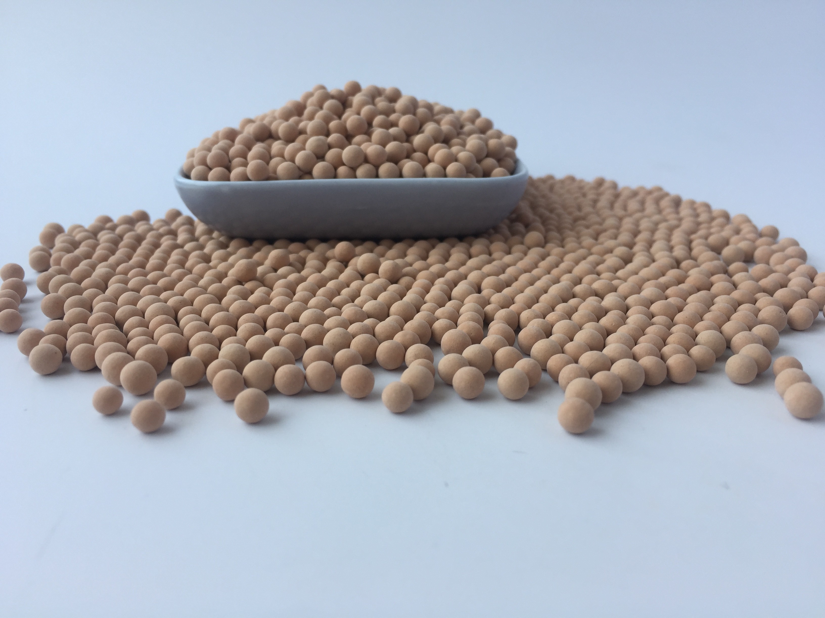 Air Drying Molecular Sieve Type 3A Alumina Silicate Crushing Strength