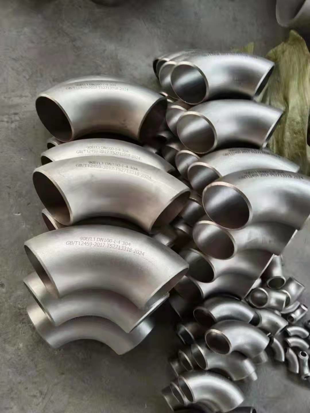 6 Inch 45 Or 90 Degree Elbow Sus 304 Lr Or Sr Butt Weld