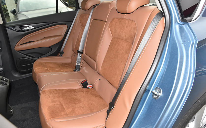 2024 Hot Bui-ck Regal 25T Super Enjoy Version Speed 4-Door 5-Seat Sedan Energy Vehicle Made in Maximum torque Nm 250