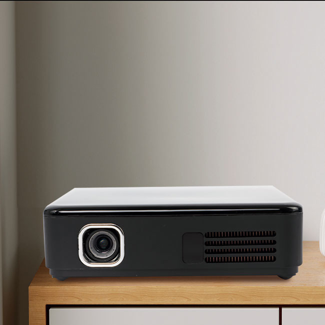 WVGA 854*480 Small Portable Home Theater Projector 7.4V 4000mAh