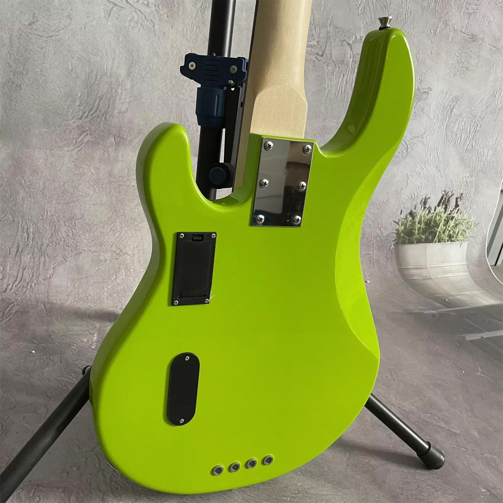 Custom 4 Strings Stingray Electric Bass Guitar in Green with White Pickguard Rosewood Fretboard