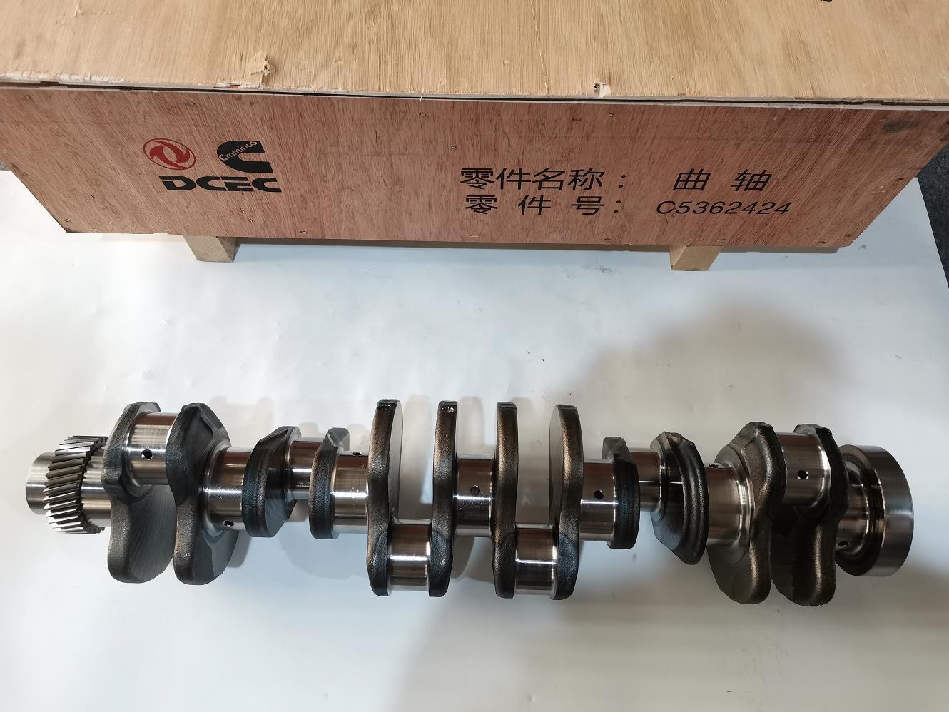 Standard Size 3929037 DCEC Dongfeng Cumminss 6BT5.9 Engine Crankshaft With Gear Design