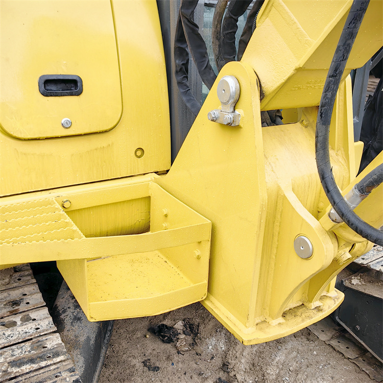 Affordable KOMATSU PC56 Excavator with Low Working Hours and Crawler Chain Movement