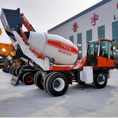 Used Concrete Mixer Yuchai Engine 9000kg Curb Weight 6 Meters Brand New Self