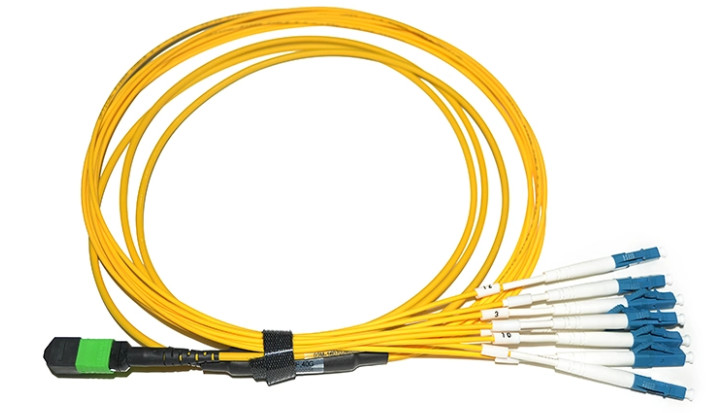 MPO To LC Breakout Cable 8 Core 12 Core Or 24 Core