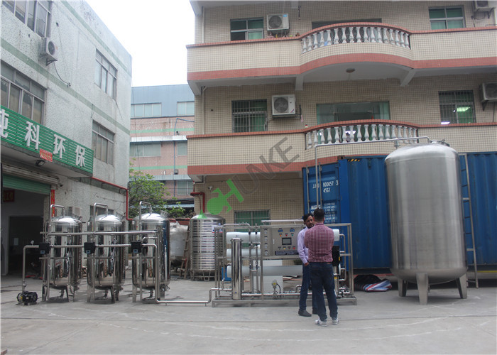 Industrial Professional Filter Systems RO Water Treatment Plant With Silver Water Tank 6T