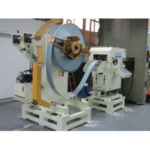 Precision Leveling Machine , Coil Plate Automatic Feeder Feeding Metal Material