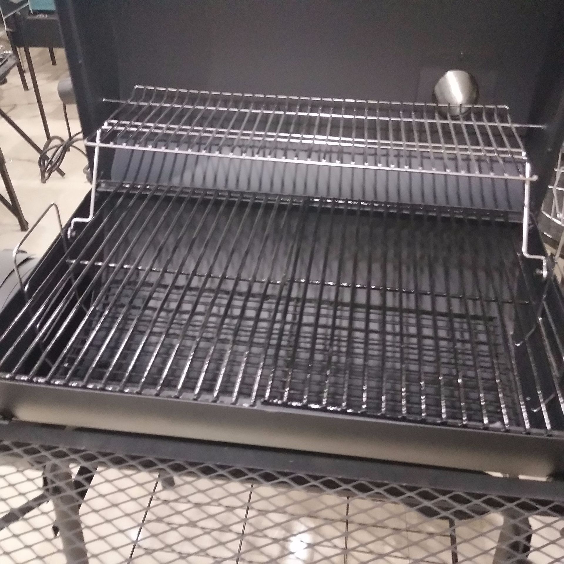 Double Barrel Charcoal Grill with Dia. 4mm Chromed Cooking Grid and Steel Construction