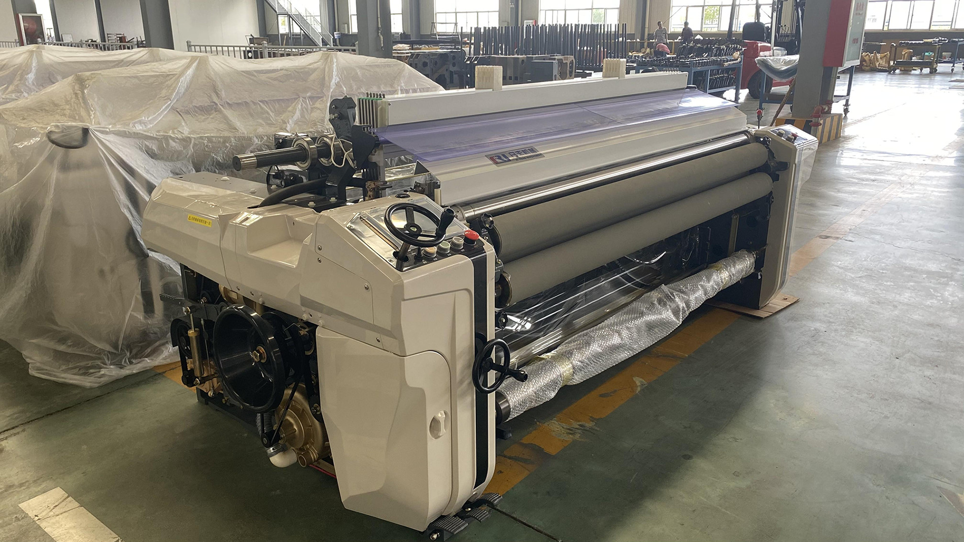 Double Nozzle Shuttleless Textile Machinery Water Jet Loom With Crank Cam