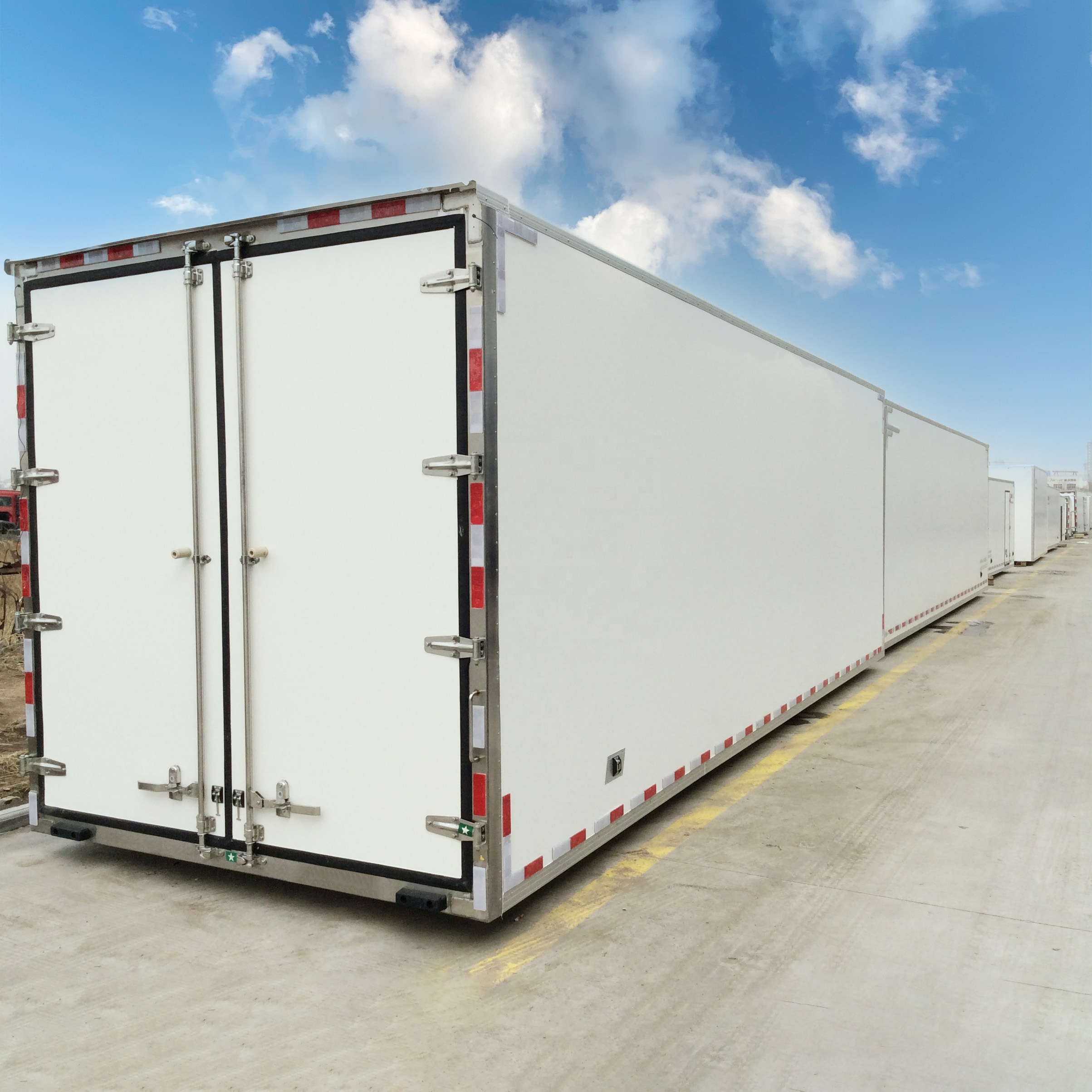 FRP-XPS Special Transportation Refrigeration Truck Box Body For Health Outdoor Cold Rooms