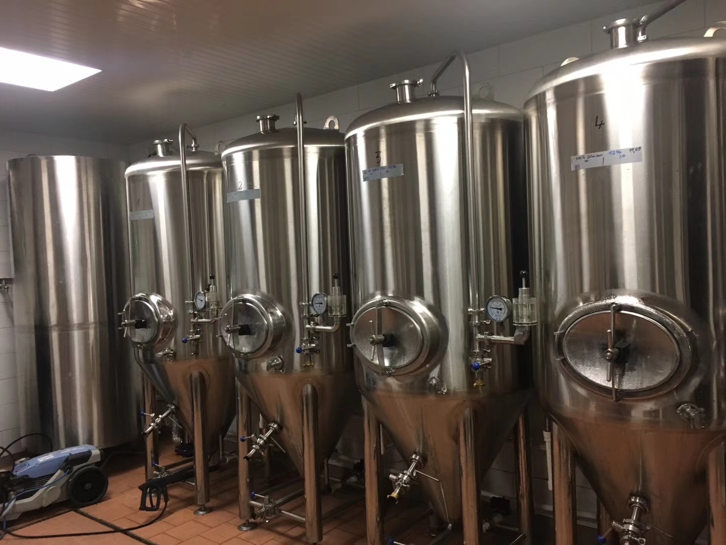 300L 500L 1000L SUS304 Beer Fermenter Beer Fermentation Tank For Brewery Brewhouse