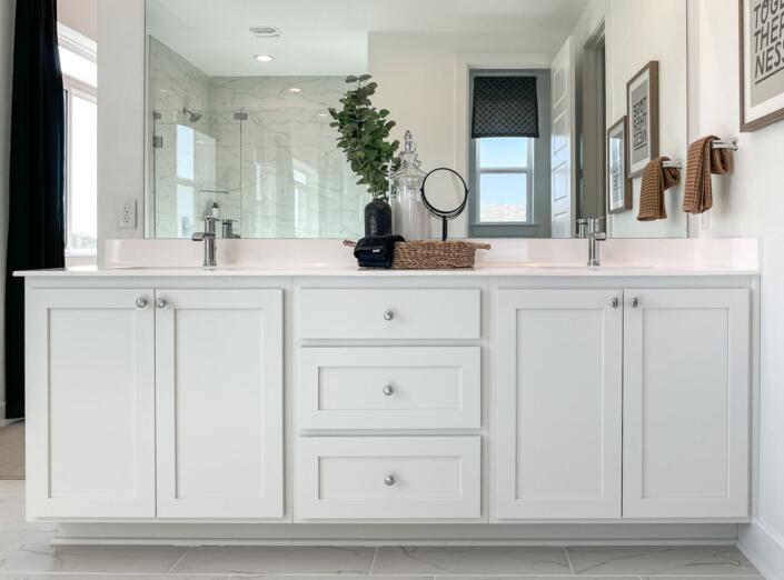 MDF and Particleboard Bathroom Vanity Cabinet with High Glossy Acrylic Lacquer Finish