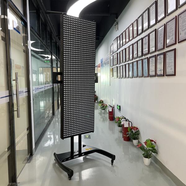 Super Size 6000w PDT Led Light Therapy Machine With Stand 5 Wavelengths For Acne