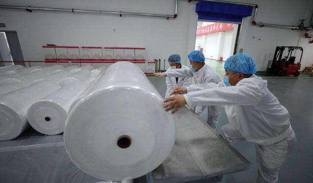New Fashion Ss Spunbond Non-Woven Fabric Making Machine of High-Yield
