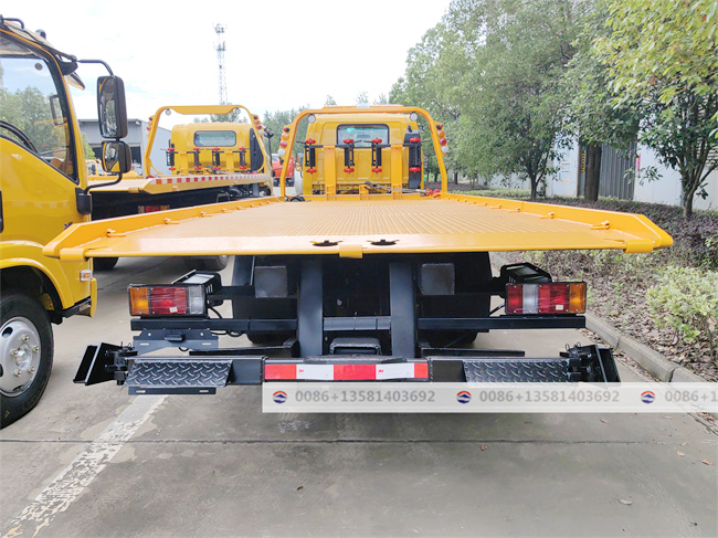 Good Quality 100P Rhd Rollback Tow Truck Bed Flatbed Tow Truck for Sale