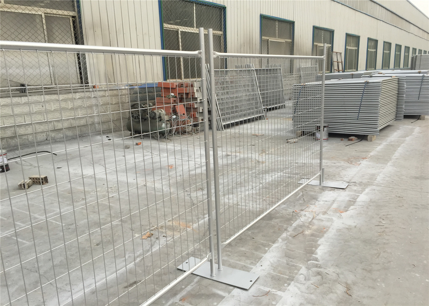 QUEENSCLIFF temporary fence supplier standard temp fence site fencing panels AS4687-2007 construction fencing panels