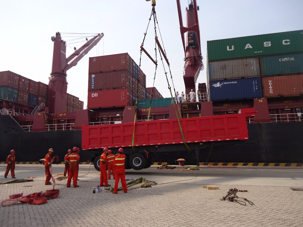 Hydraulic Sand Transporting Dump Truck Semi Trailer Type Landing Gear Standard 28 Ton